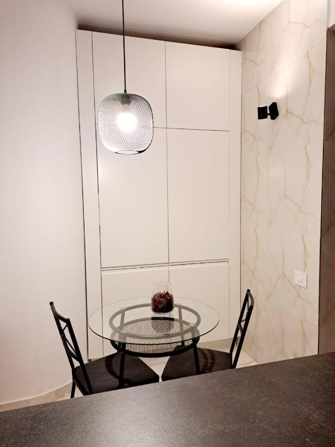 Classy Apartment With Parking In The City Center Bucarest Extérieur photo