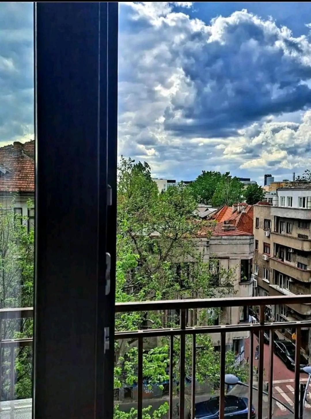 Classy Apartment With Parking In The City Center Bucarest Extérieur photo