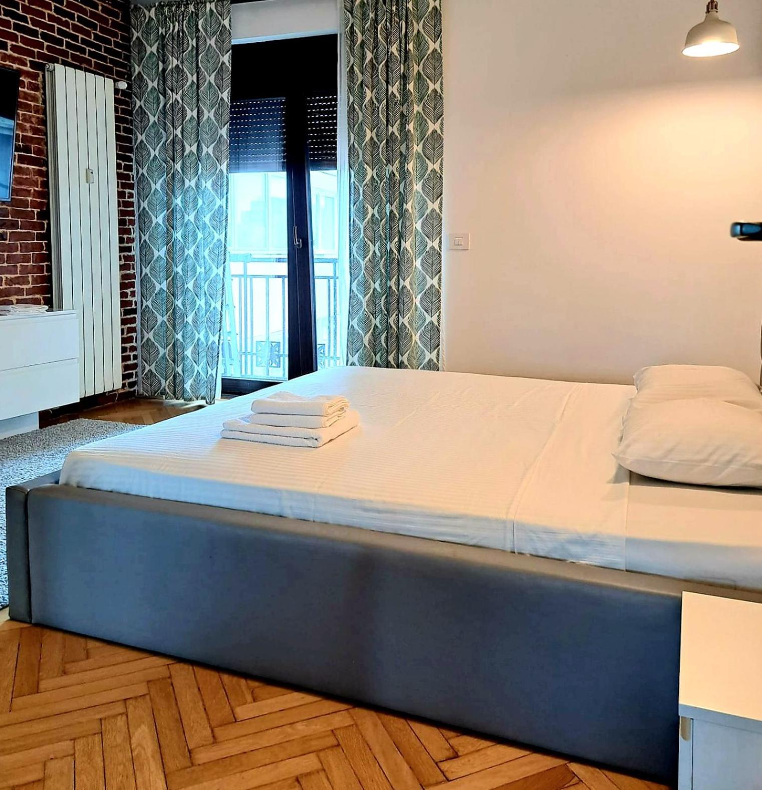 Classy Apartment With Parking In The City Center Bucarest Extérieur photo